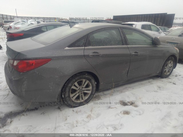 Photo 3 VIN: 5NPEB4AC4DH557213 - HYUNDAI SONATA 