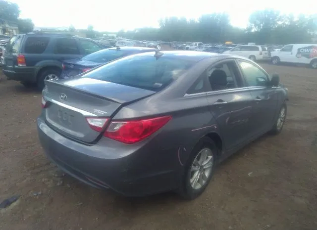 Photo 3 VIN: 5NPEB4AC4DH567725 - HYUNDAI SONATA 