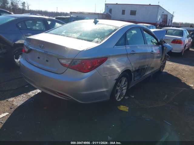 Photo 3 VIN: 5NPEB4AC4DH580653 - HYUNDAI SONATA 