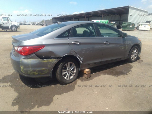 Photo 3 VIN: 5NPEB4AC4DH609908 - HYUNDAI SONATA 