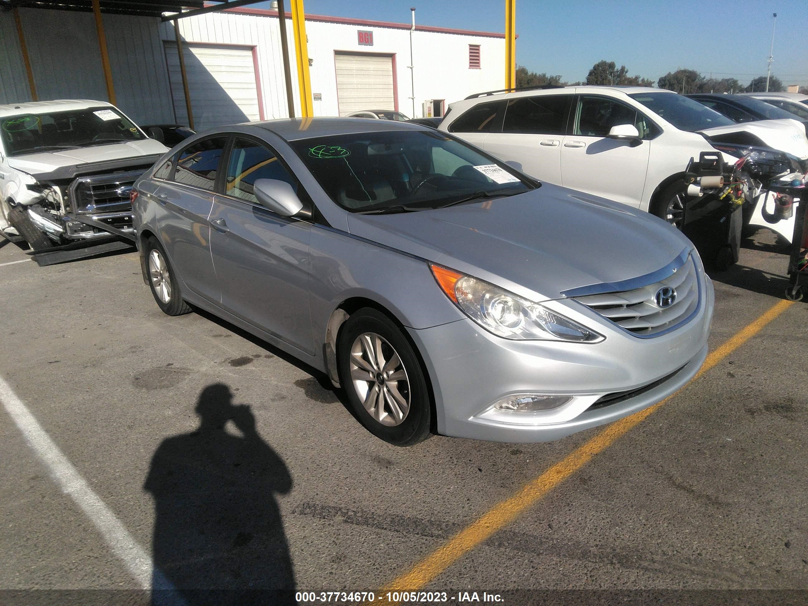 Photo 0 VIN: 5NPEB4AC4DH630225 - HYUNDAI SONATA 