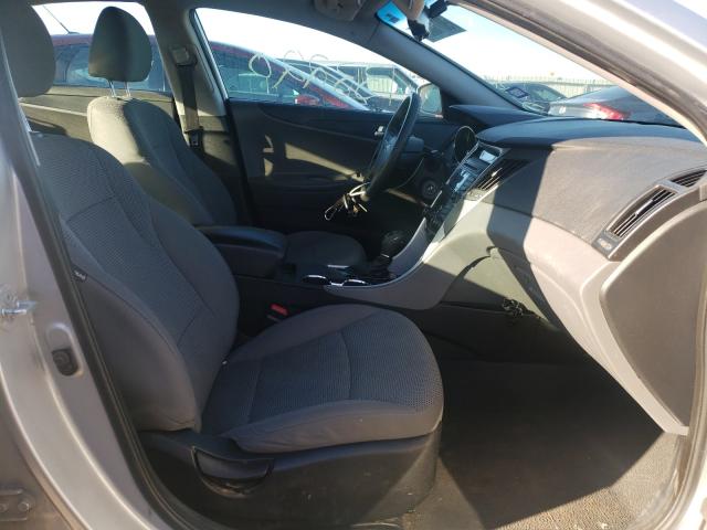 Photo 4 VIN: 5NPEB4AC4DH647140 - HYUNDAI SONATA GLS 