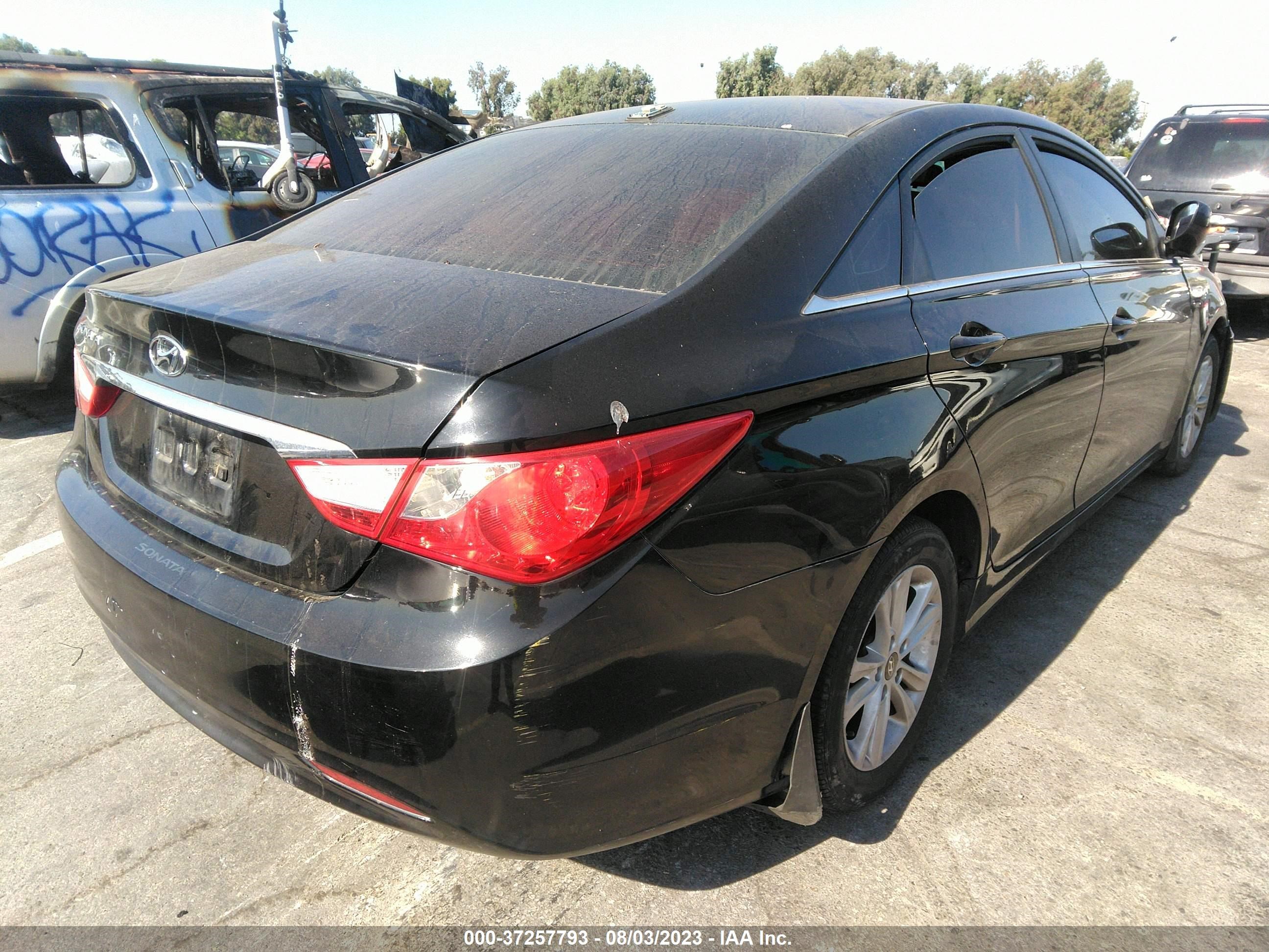 Photo 3 VIN: 5NPEB4AC4DH655612 - HYUNDAI SONATA 