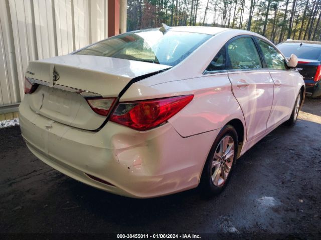 Photo 3 VIN: 5NPEB4AC4DH668831 - HYUNDAI SONATA 