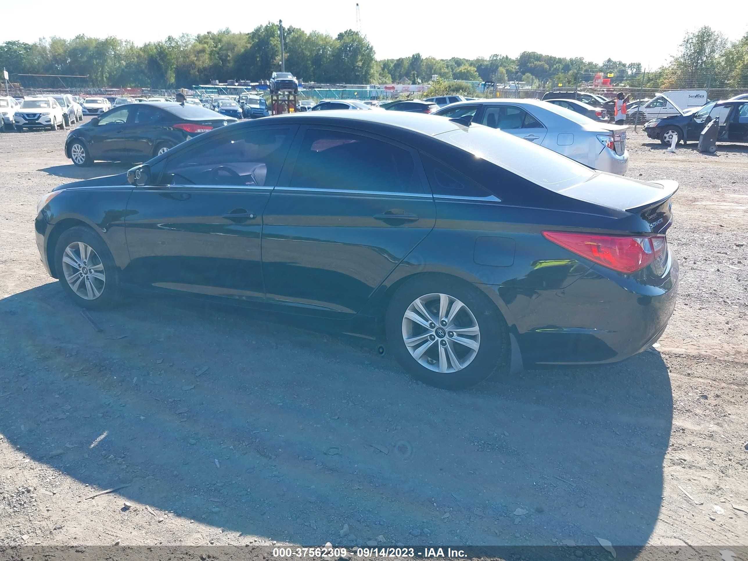 Photo 2 VIN: 5NPEB4AC4DH690280 - HYUNDAI SONATA 