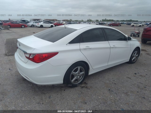 Photo 3 VIN: 5NPEB4AC4DH723701 - HYUNDAI SONATA 