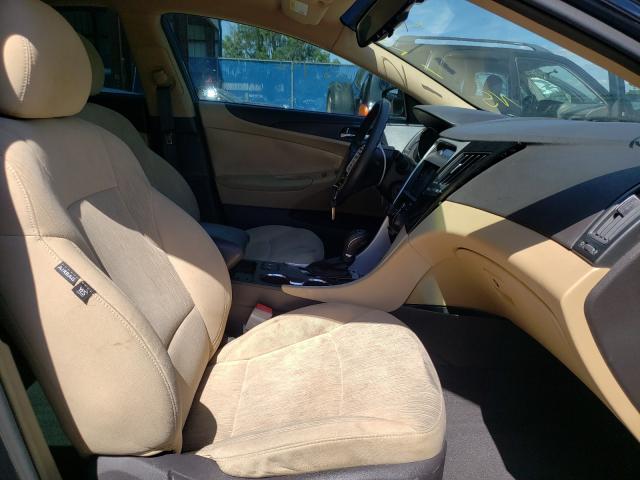 Photo 4 VIN: 5NPEB4AC4DH735699 - HYUNDAI SONATA GLS 