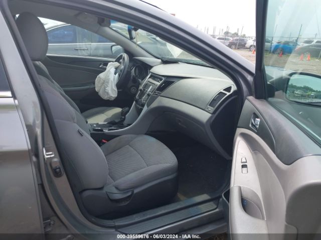 Photo 4 VIN: 5NPEB4AC4DH771151 - HYUNDAI SONATA 