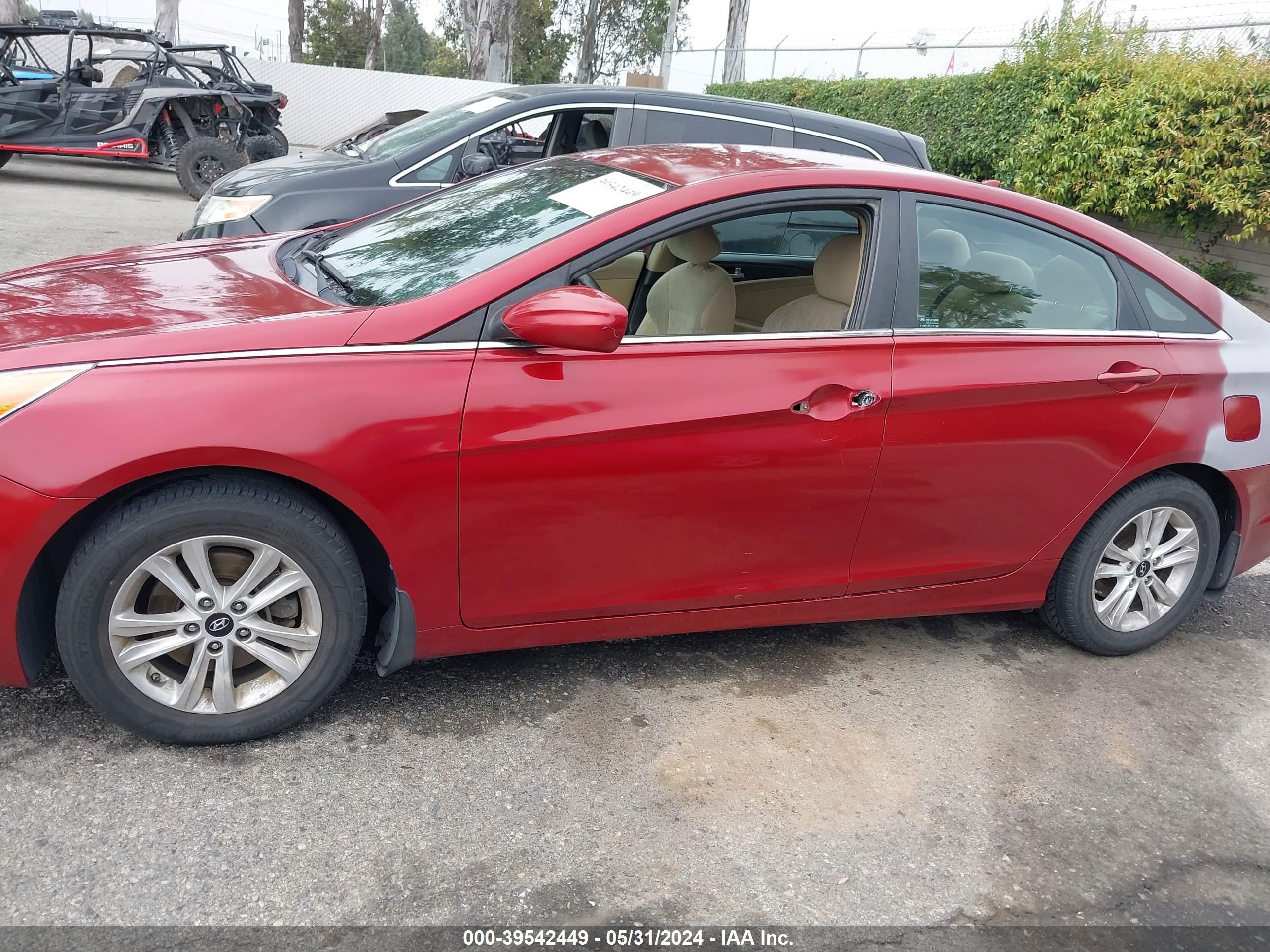 Photo 13 VIN: 5NPEB4AC4DH801118 - HYUNDAI SONATA 