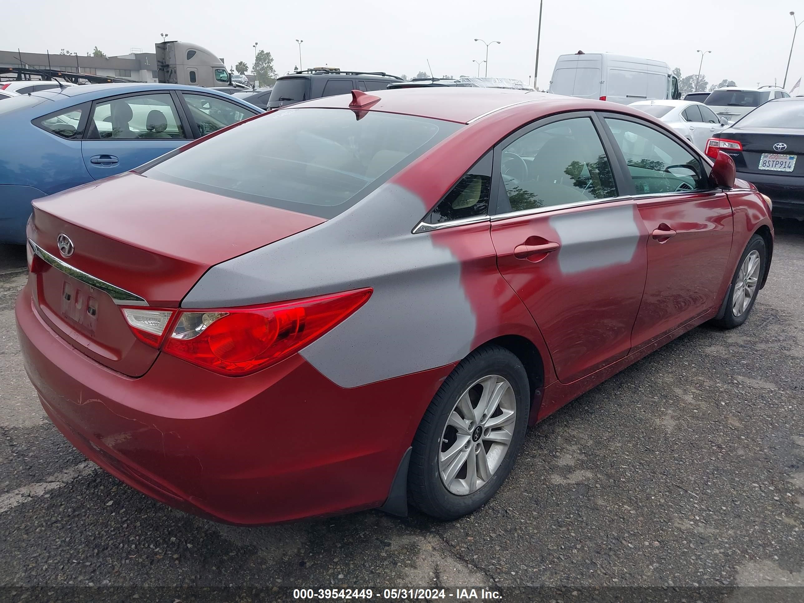 Photo 3 VIN: 5NPEB4AC4DH801118 - HYUNDAI SONATA 