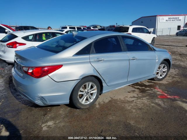 Photo 3 VIN: 5NPEB4AC4DH804651 - HYUNDAI SONATA 