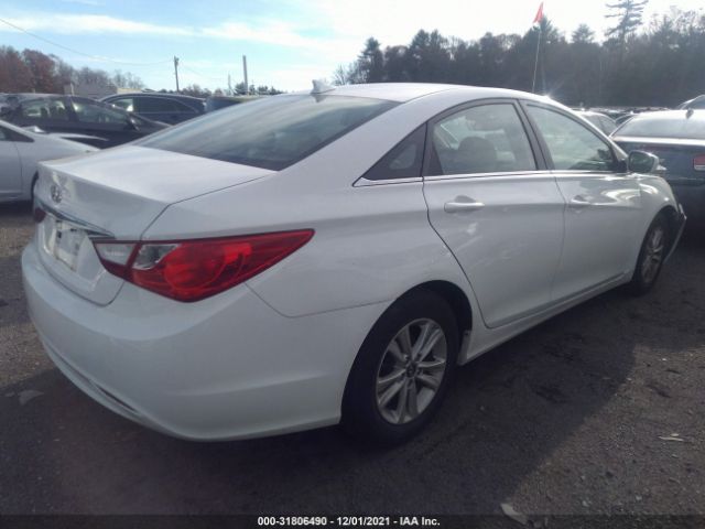 Photo 3 VIN: 5NPEB4AC4DH804813 - HYUNDAI SONATA 