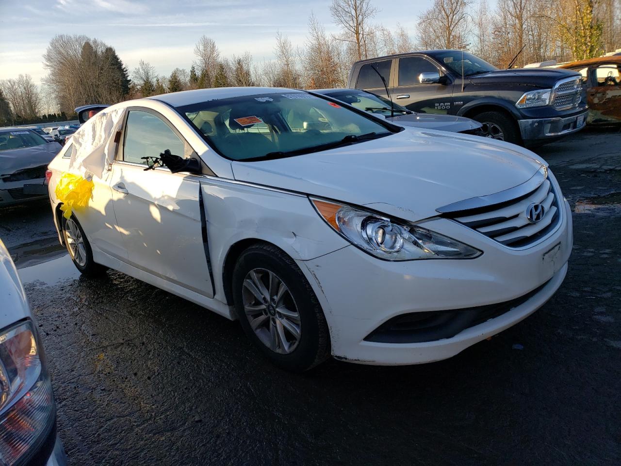 Photo 3 VIN: 5NPEB4AC4EH853592 - HYUNDAI SONATA 