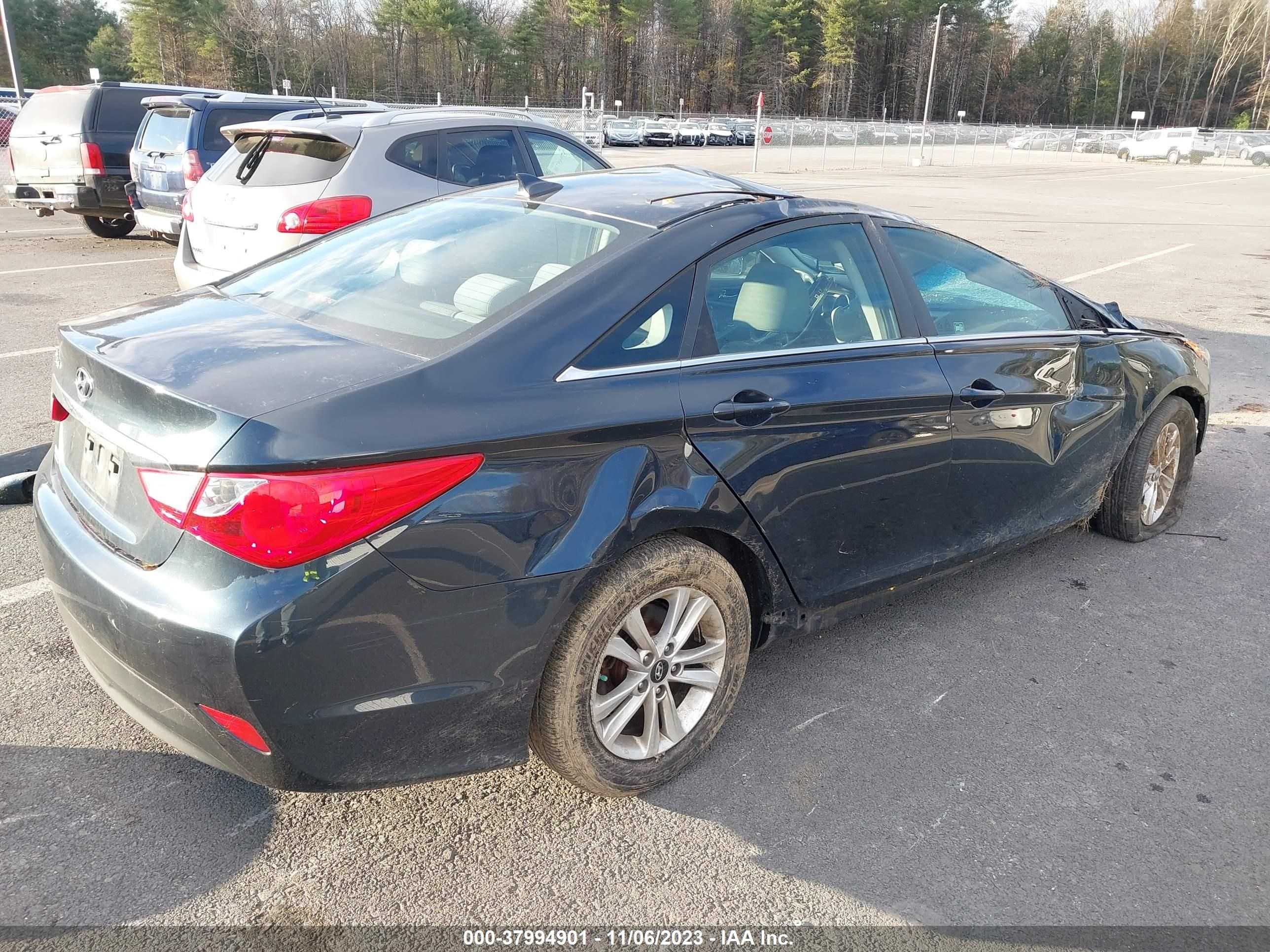 Photo 3 VIN: 5NPEB4AC4EH869596 - HYUNDAI SONATA 