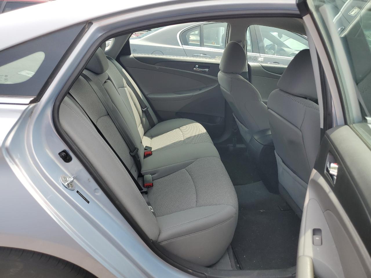 Photo 9 VIN: 5NPEB4AC4EH873714 - HYUNDAI SONATA 