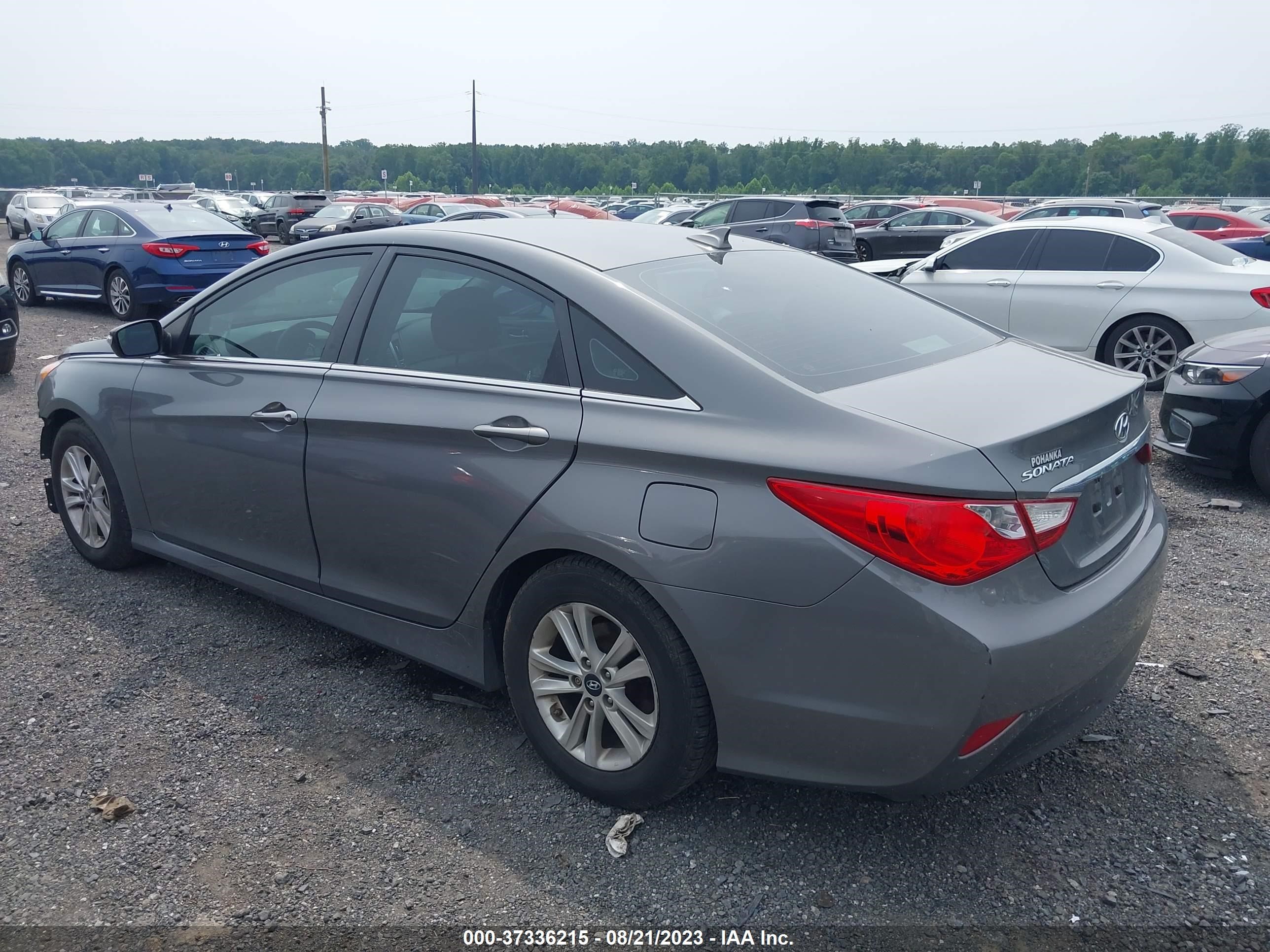 Photo 2 VIN: 5NPEB4AC4EH881327 - HYUNDAI SONATA 