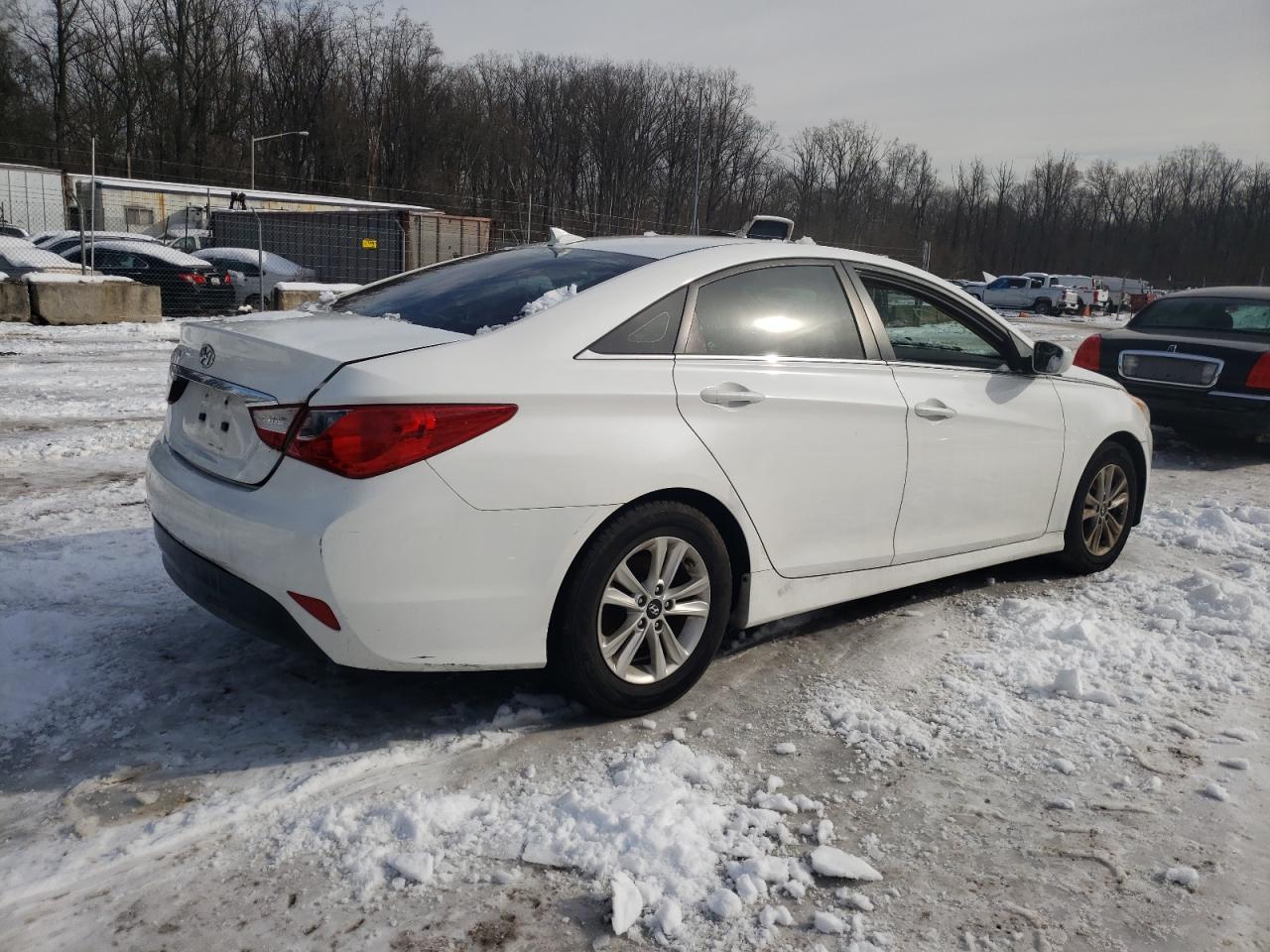 Photo 2 VIN: 5NPEB4AC4EH885040 - HYUNDAI SONATA 