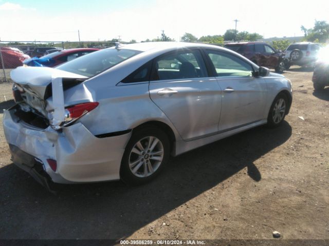 Photo 3 VIN: 5NPEB4AC4EH918358 - HYUNDAI SONATA 