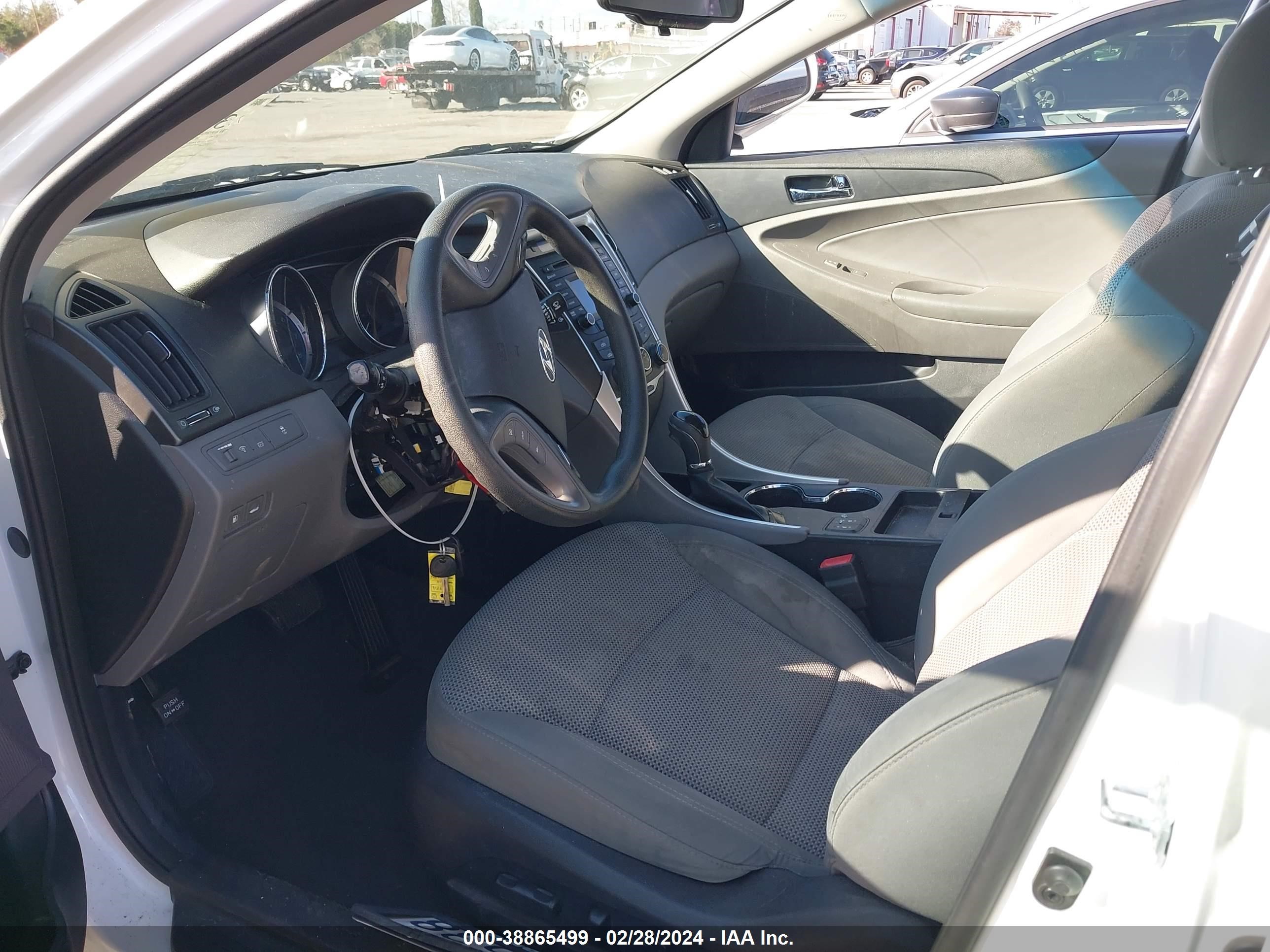 Photo 4 VIN: 5NPEB4AC4EH936620 - HYUNDAI SONATA 