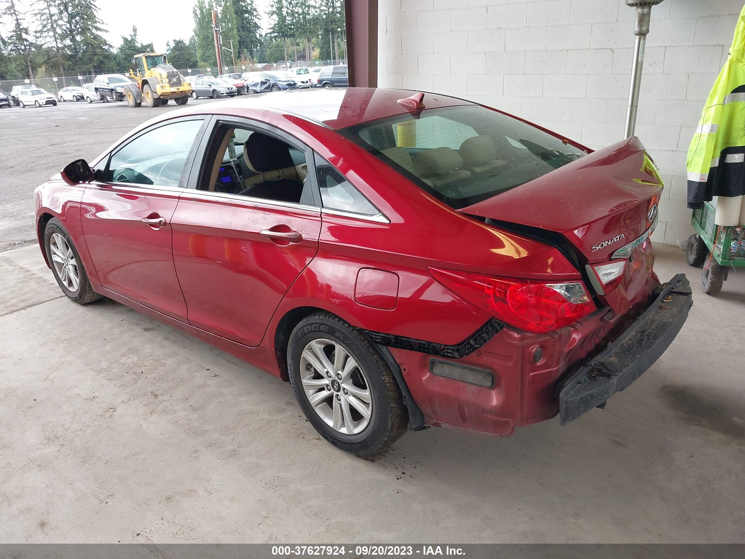 Photo 2 VIN: 5NPEB4AC5BH009783 - HYUNDAI SONATA 