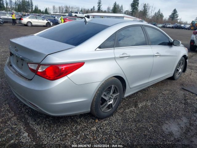 Photo 3 VIN: 5NPEB4AC5BH027202 - HYUNDAI SONATA 