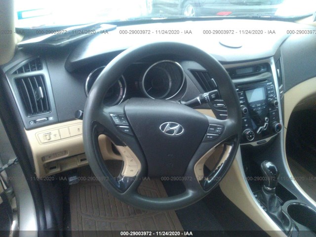 Photo 4 VIN: 5NPEB4AC5BH055713 - HYUNDAI SONATA 