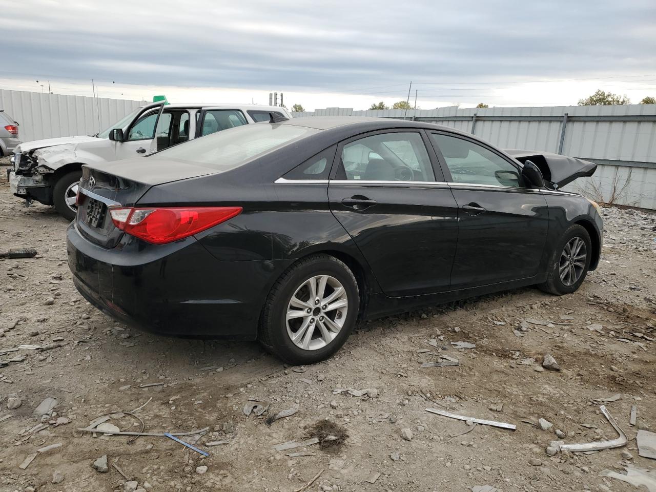 Photo 2 VIN: 5NPEB4AC5BH070311 - HYUNDAI SONATA 