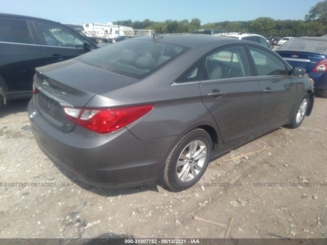 Photo 3 VIN: 5NPEB4AC5BH169338 - HYUNDAI SONATA 