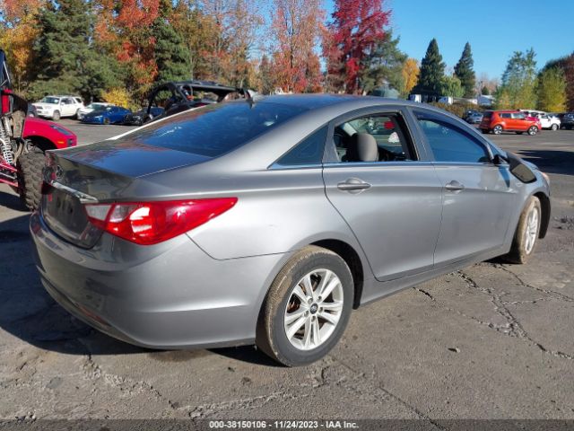 Photo 3 VIN: 5NPEB4AC5BH238917 - HYUNDAI SONATA 