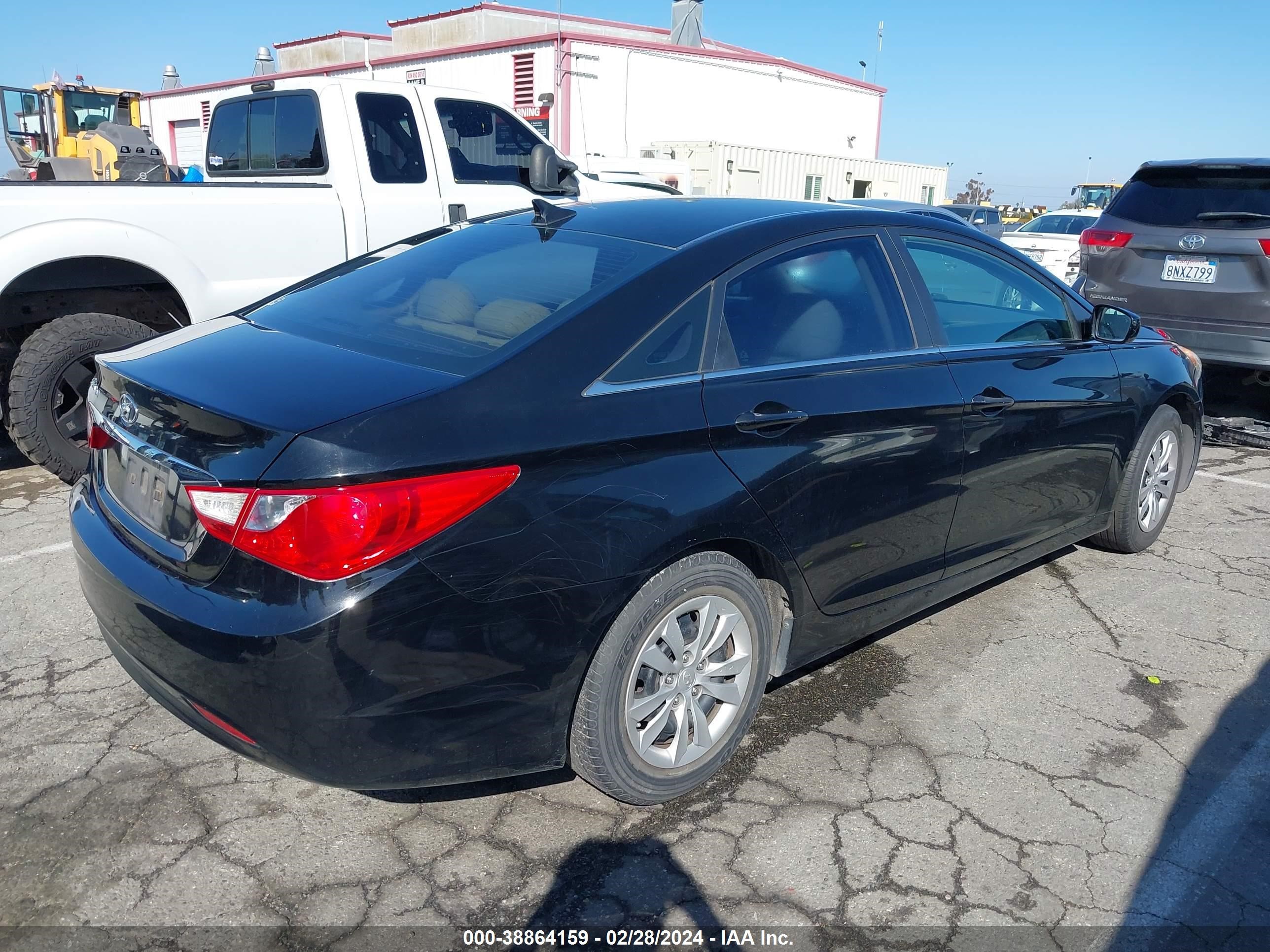 Photo 3 VIN: 5NPEB4AC5BH260951 - HYUNDAI SONATA 