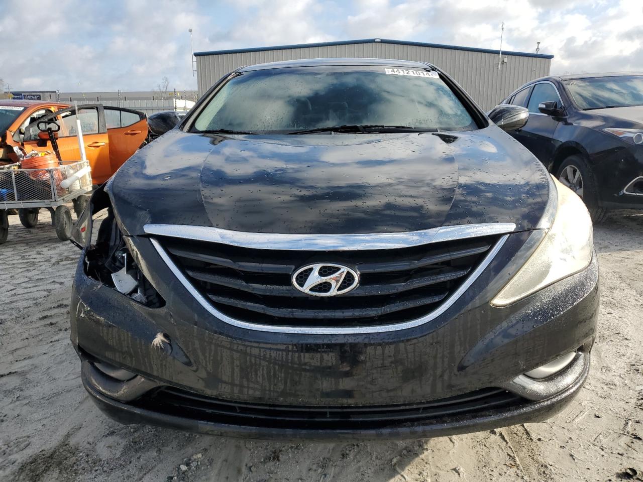 Photo 4 VIN: 5NPEB4AC5CH318378 - HYUNDAI SONATA 