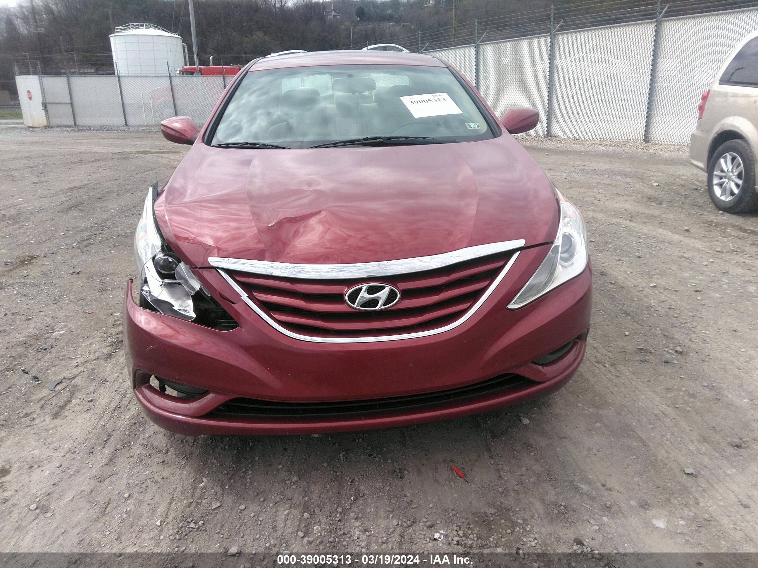 Photo 11 VIN: 5NPEB4AC5CH335889 - HYUNDAI SONATA 