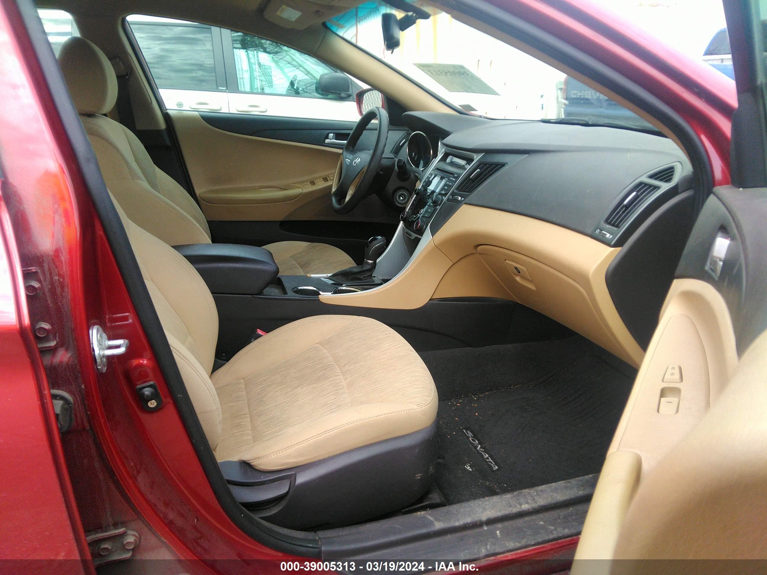 Photo 4 VIN: 5NPEB4AC5CH335889 - HYUNDAI SONATA 