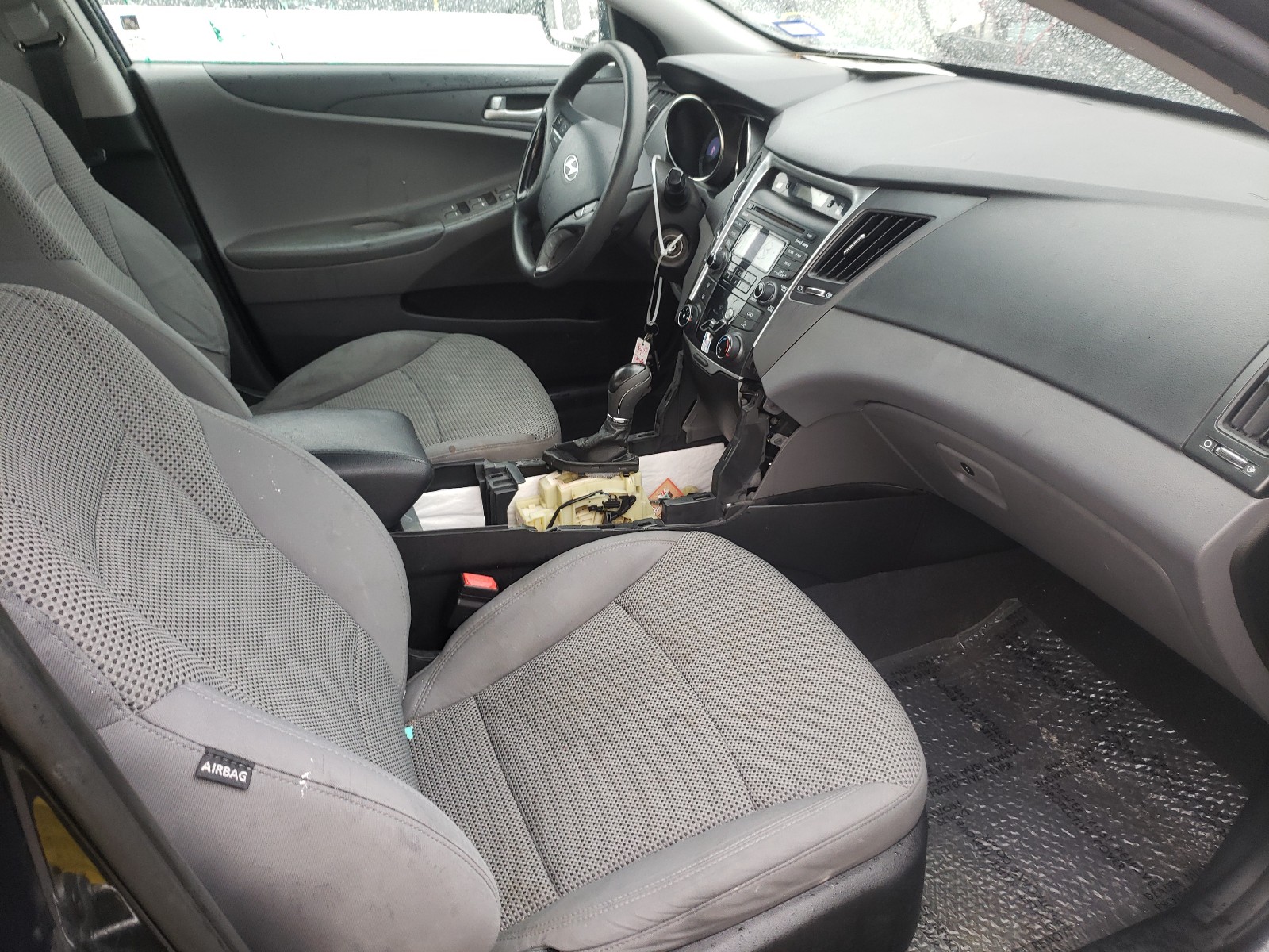 Photo 4 VIN: 5NPEB4AC5CH345547 - HYUNDAI SONATA GLS 