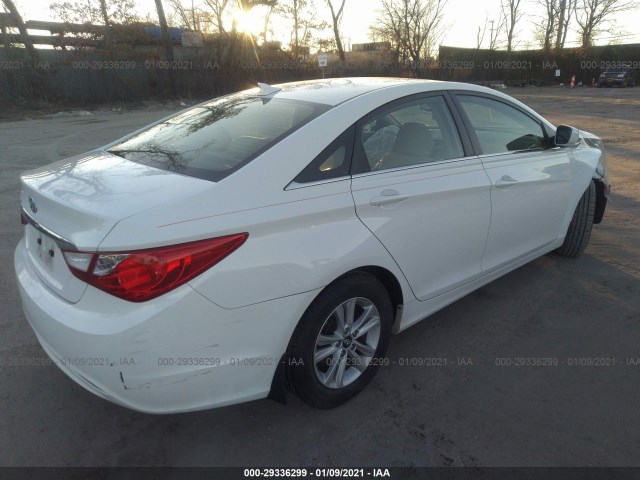 Photo 3 VIN: 5NPEB4AC5CH360453 - HYUNDAI SONATA 