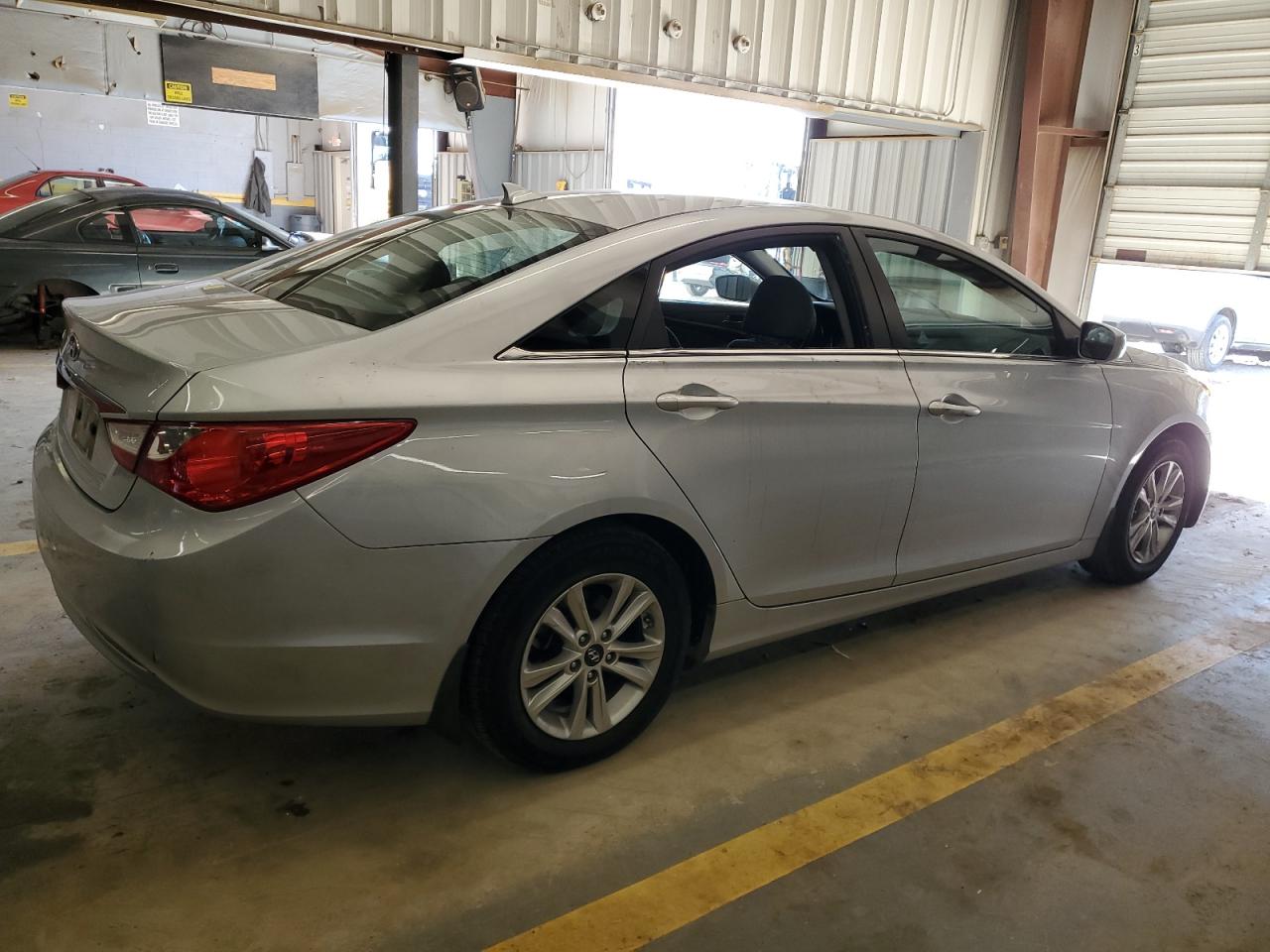 Photo 2 VIN: 5NPEB4AC5CH377012 - HYUNDAI SONATA 