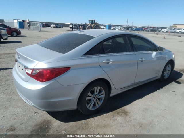 Photo 3 VIN: 5NPEB4AC5CH392691 - HYUNDAI SONATA 