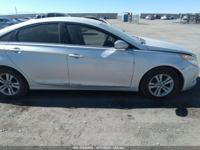 Photo 5 VIN: 5NPEB4AC5CH392691 - HYUNDAI SONATA 