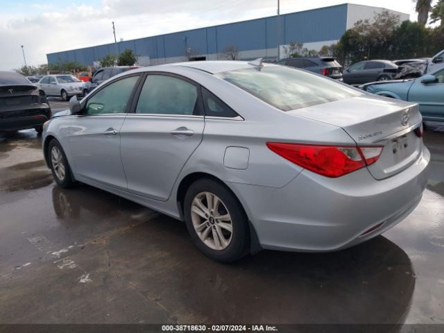 Photo 2 VIN: 5NPEB4AC5CH394800 - HYUNDAI SONATA 