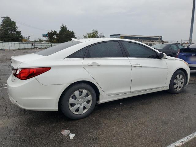 Photo 2 VIN: 5NPEB4AC5CH399169 - HYUNDAI SONATA GLS 