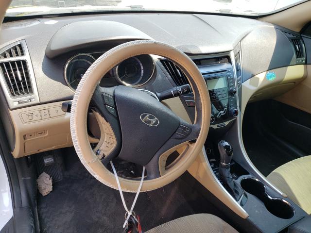 Photo 8 VIN: 5NPEB4AC5CH405018 - HYUNDAI SONATA GLS 