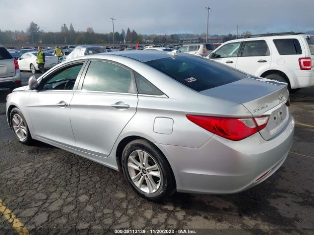 Photo 2 VIN: 5NPEB4AC5CH413216 - HYUNDAI SONATA 