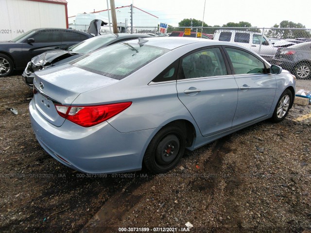 Photo 3 VIN: 5NPEB4AC5CH413605 - HYUNDAI SONATA 