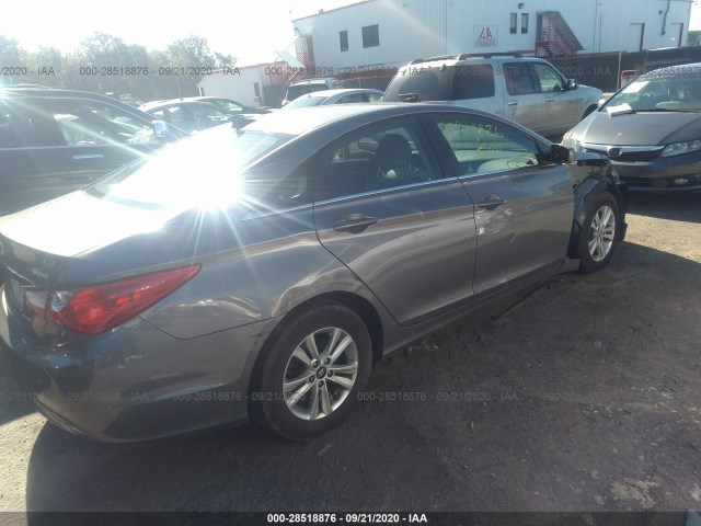 Photo 3 VIN: 5NPEB4AC5CH414964 - HYUNDAI SONATA 