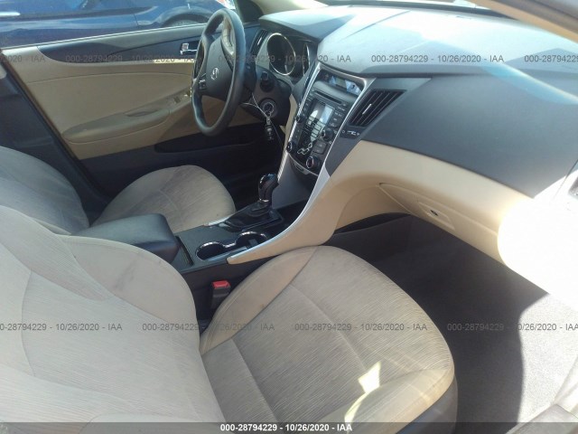 Photo 4 VIN: 5NPEB4AC5CH437015 - HYUNDAI SONATA 