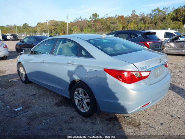 Photo 2 VIN: 5NPEB4AC5CH477045 - HYUNDAI SONATA 