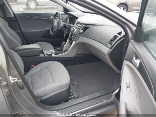 Photo 4 VIN: 5NPEB4AC5CH479832 - HYUNDAI SONATA 