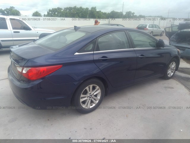 Photo 3 VIN: 5NPEB4AC5CH484870 - HYUNDAI SONATA 