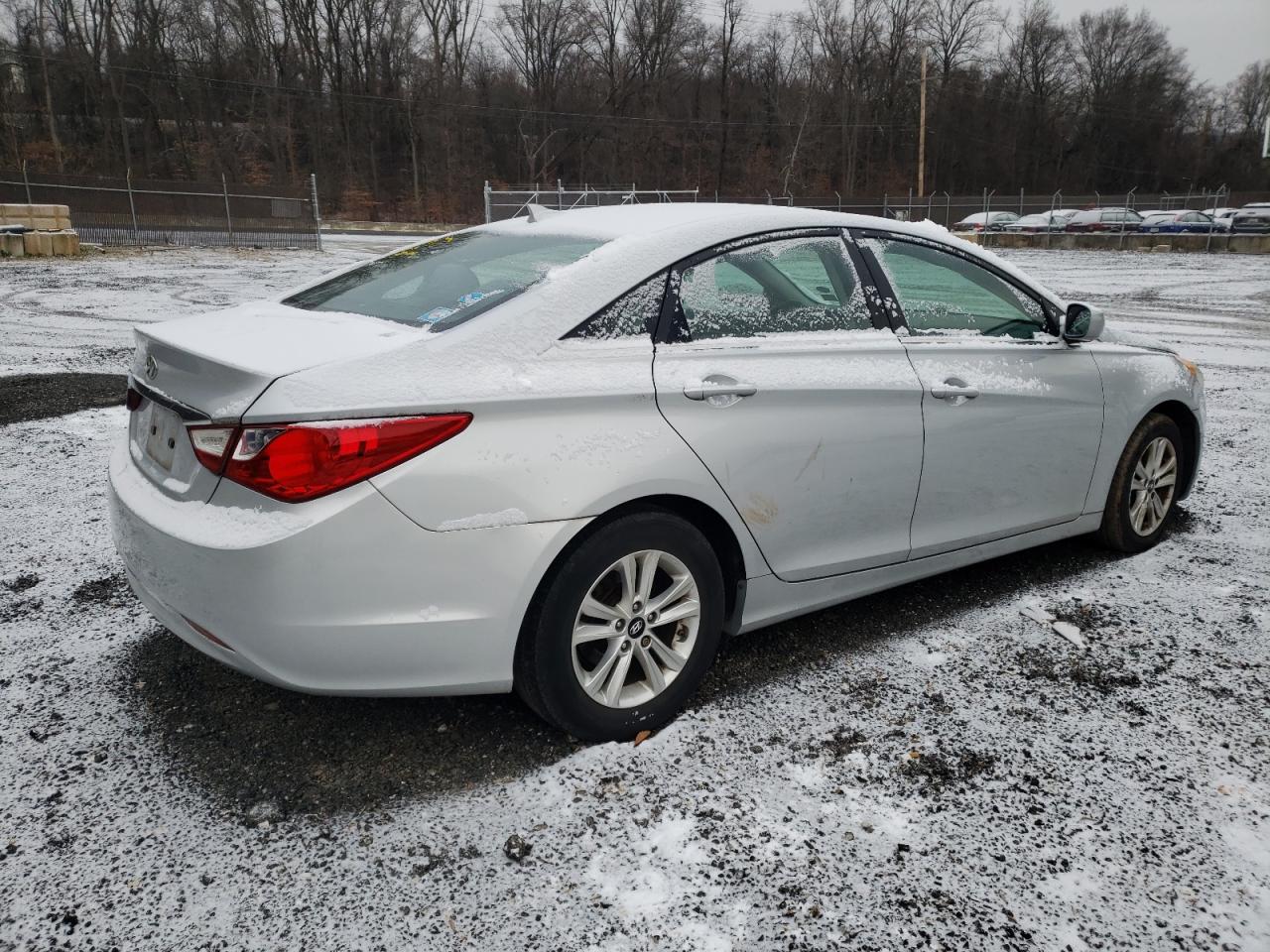 Photo 2 VIN: 5NPEB4AC5CH496100 - HYUNDAI SONATA 