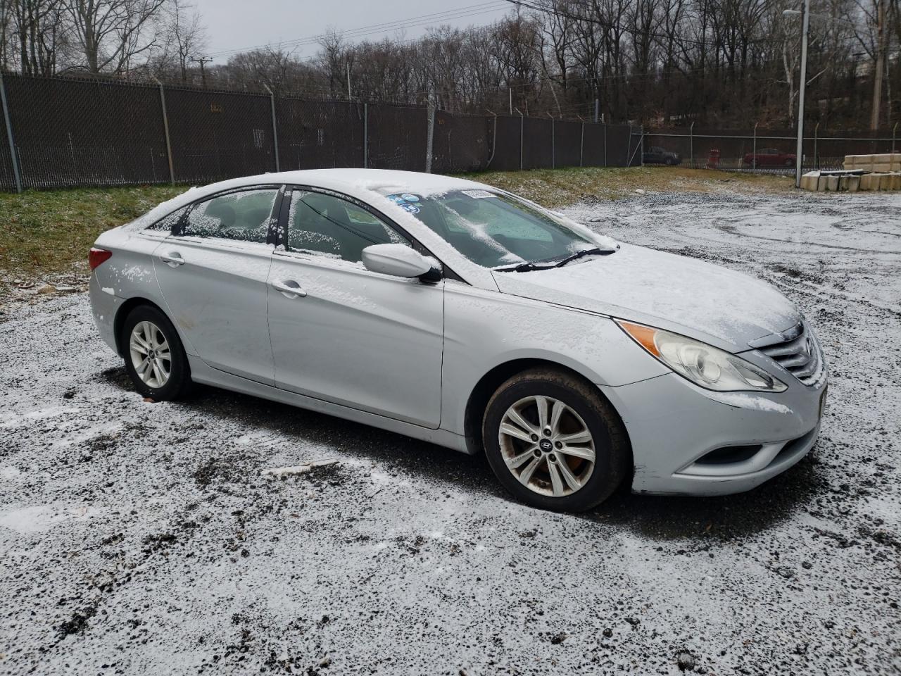 Photo 3 VIN: 5NPEB4AC5CH496100 - HYUNDAI SONATA 